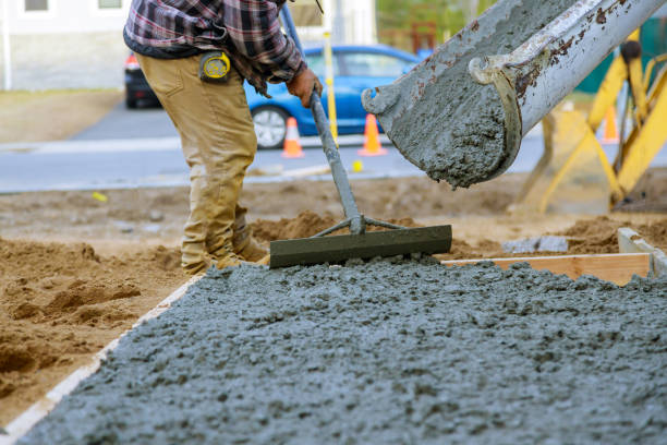 Best Concrete Flooring Contractor  in Hutchinson, MN